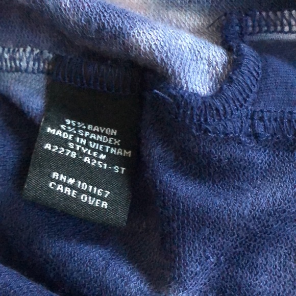 Coach’s Vente size X-LARGE Top - Picture 7 of 7